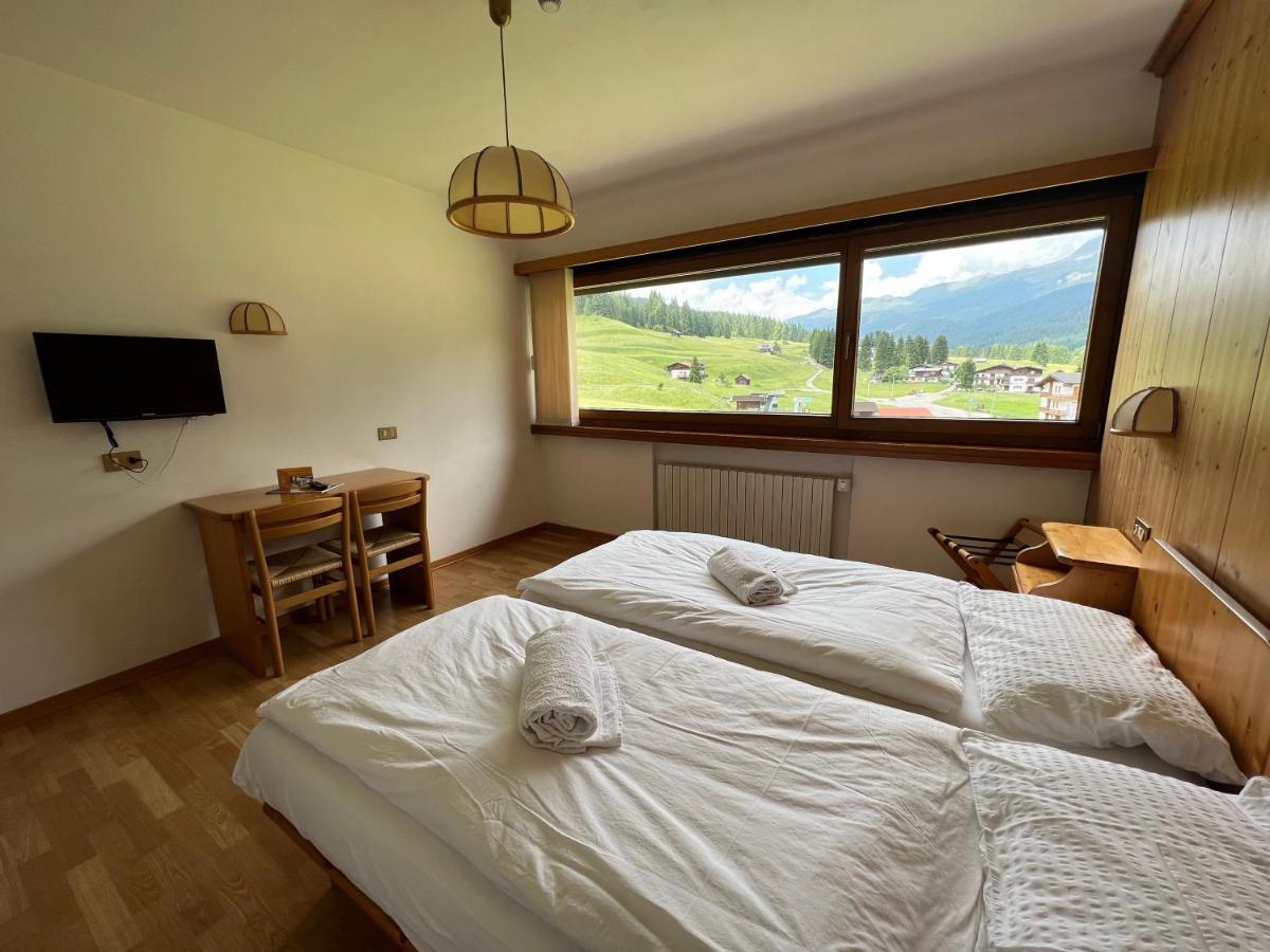 Hotel D'La Varda Di Topran D'Agata Paolo &C Sas 파돌라 외부 사진