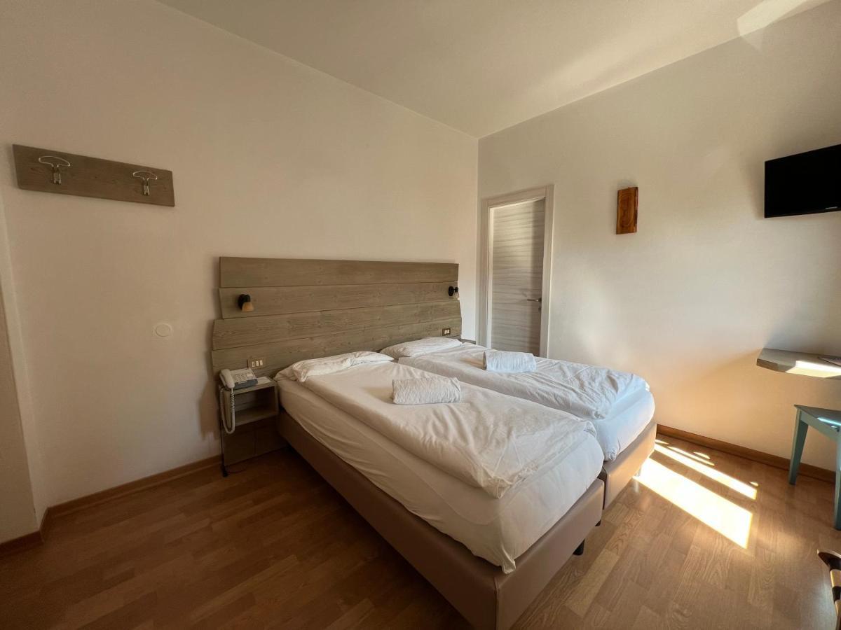 Hotel D'La Varda Di Topran D'Agata Paolo &C Sas 파돌라 외부 사진