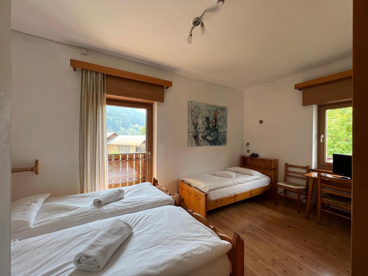 Hotel D'La Varda Di Topran D'Agata Paolo &C Sas 파돌라 외부 사진