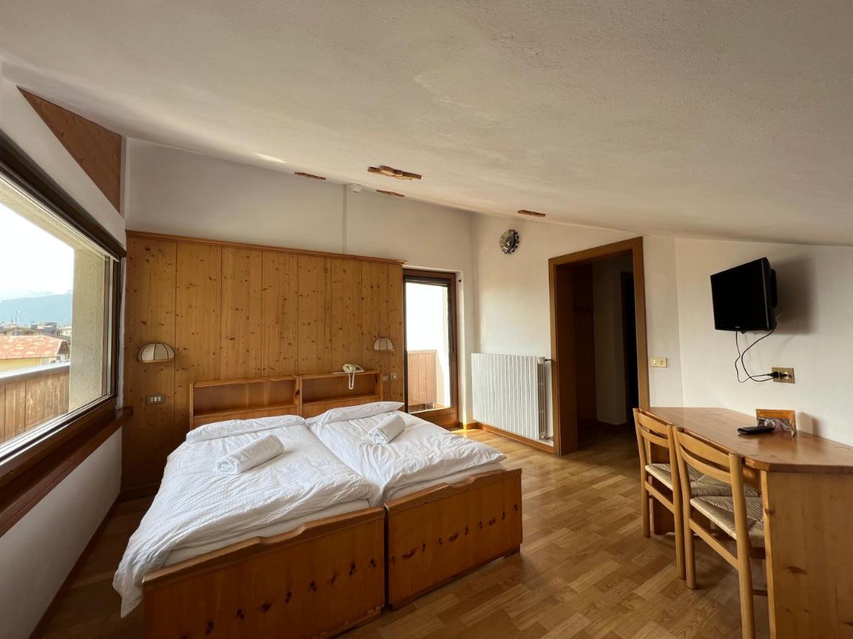 Hotel D'La Varda Di Topran D'Agata Paolo &C Sas 파돌라 외부 사진