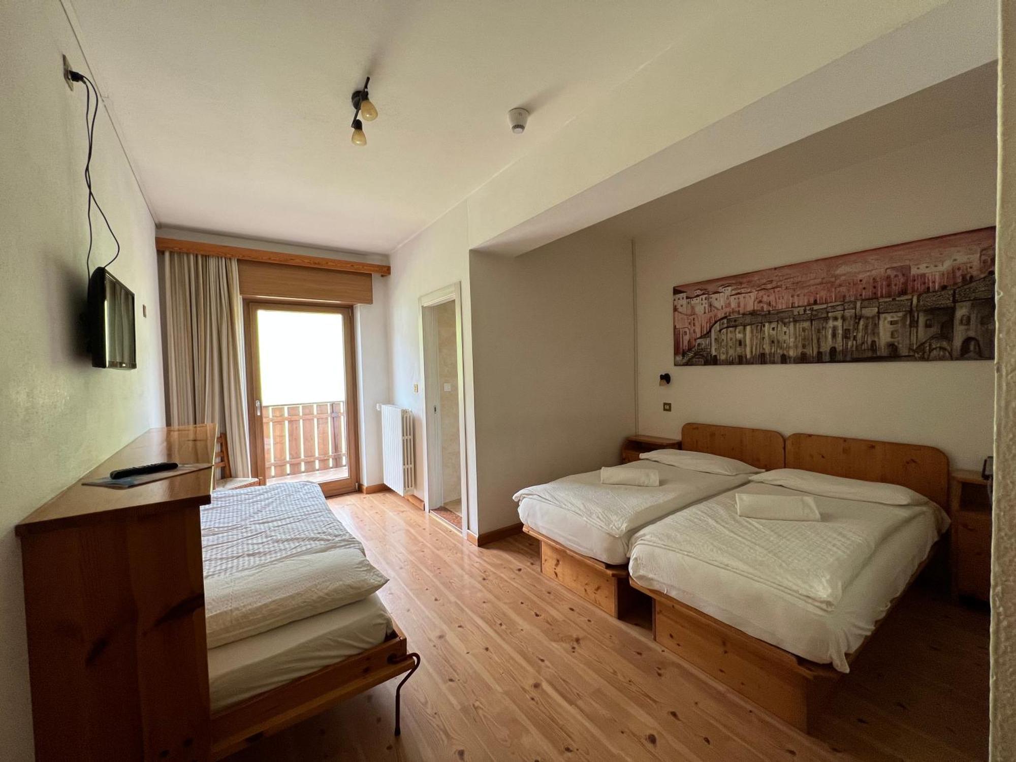 Hotel D'La Varda Di Topran D'Agata Paolo &C Sas 파돌라 객실 사진