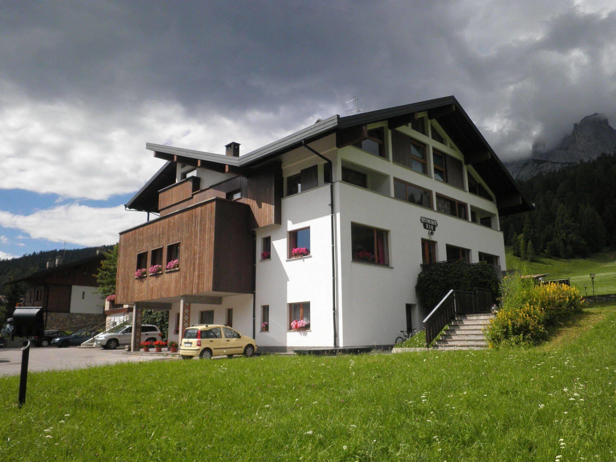 Hotel D'La Varda Di Topran D'Agata Paolo &C Sas 파돌라 외부 사진