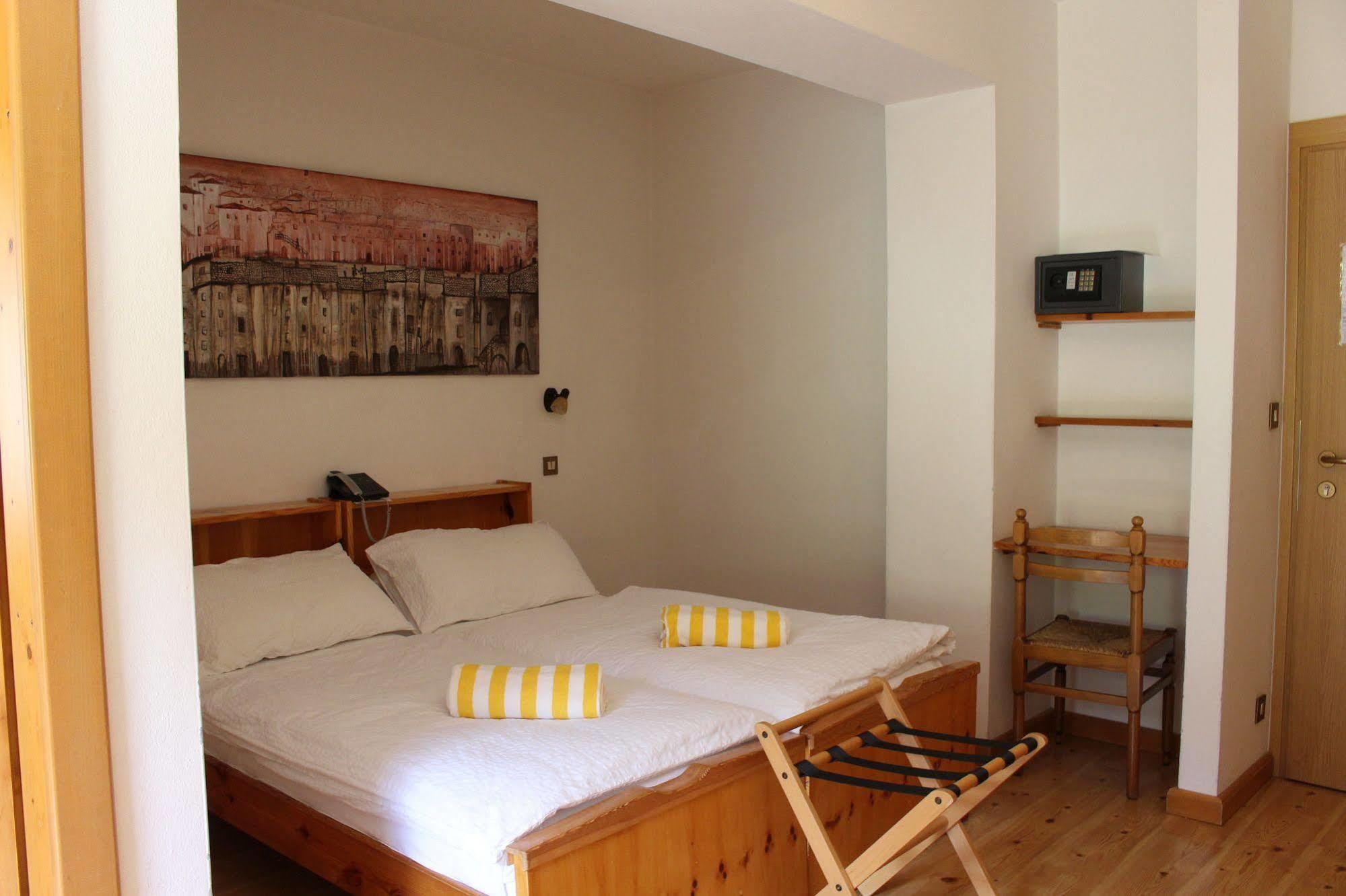 Hotel D'La Varda Di Topran D'Agata Paolo &C Sas 파돌라 외부 사진